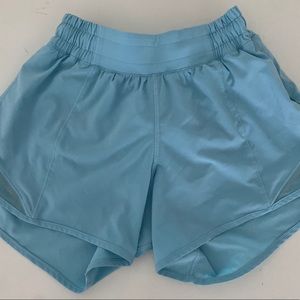 lululemon hotty hot 4” shorts